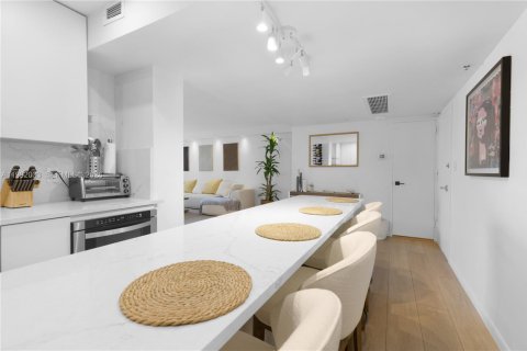 Condominio en alquiler en Miami Beach, Florida, 1 dormitorio, 86.4 m2 № 2052614 - foto 17