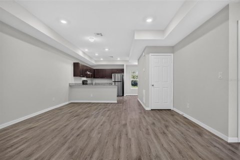 Commercial property in Port Charlotte, Florida 4 bedrooms, 191.01 sq.m. № 2405774 - photo 3