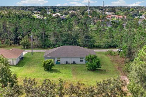 Commercial property in Port Charlotte, Florida 4 bedrooms, 191.01 sq.m. № 2405774 - photo 22