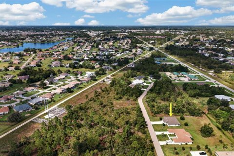 Commercial property in Port Charlotte, Florida 4 bedrooms, 191.01 sq.m. № 2405774 - photo 30
