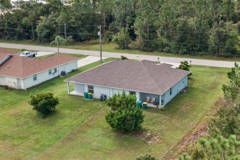 Commercial property in Port Charlotte, Florida 4 bedrooms, 191.01 sq.m. № 2405774 - photo 25