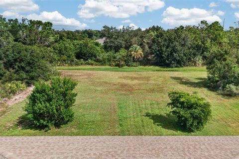 Commercial property in Port Charlotte, Florida 4 bedrooms, 191.01 sq.m. № 2405774 - photo 21
