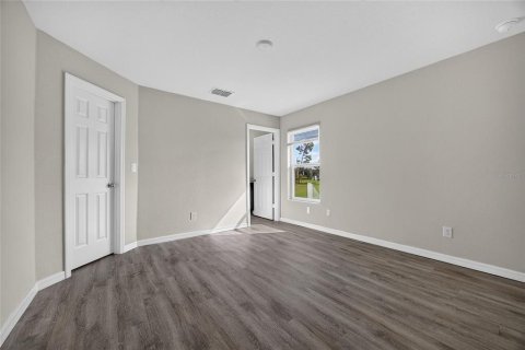 Commercial property in Port Charlotte, Florida 4 bedrooms, 191.01 sq.m. № 2405774 - photo 10