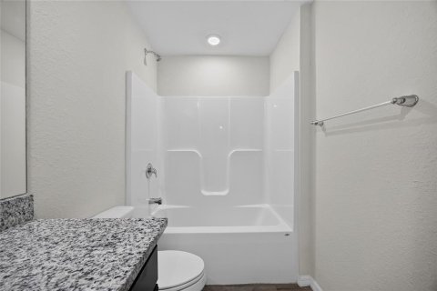 Commercial property in Port Charlotte, Florida 4 bedrooms, 191.01 sq.m. № 2405774 - photo 17