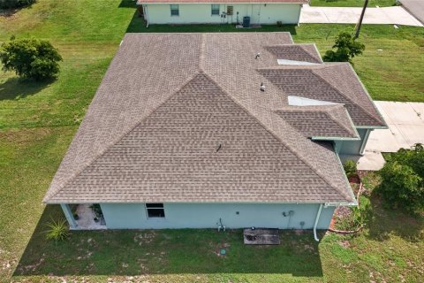 Commercial property in Port Charlotte, Florida 4 bedrooms, 191.01 sq.m. № 2405774 - photo 27