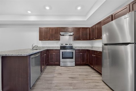 Commercial property in Port Charlotte, Florida 4 bedrooms, 191.01 sq.m. № 2405774 - photo 7