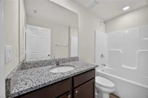 Commercial property in Port Charlotte, Florida 4 bedrooms, 191.01 sq.m. № 2405774 - photo 16