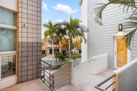 Casa en venta en Bradenton, Florida, 5 dormitorios, 730.4 m2 № 2144687 - foto 9