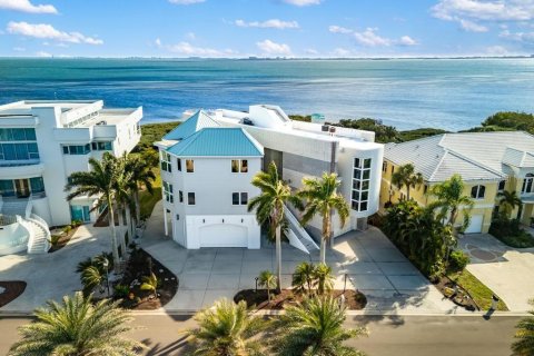 Casa en Bradenton, Florida 5 dormitorios, 730.4 m2 № 2144687