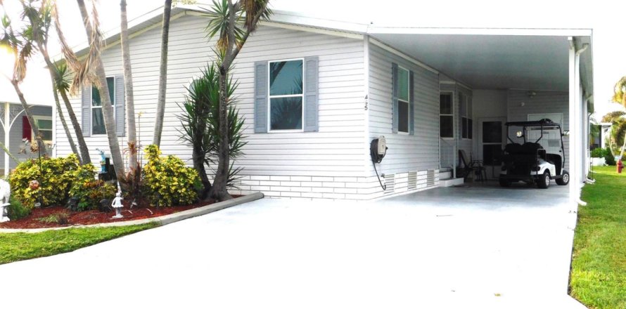 House in St. Lucie, Florida 3 bedrooms, 139.54 sq.m. № 2267999