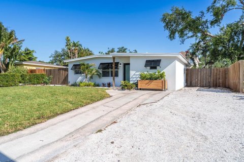 Casa en venta en Tampa, Florida, 3 dormitorios, 99.41 m2 № 1628705 - foto 5
