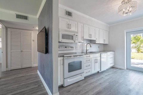 Casa en venta en Tampa, Florida, 3 dormitorios, 99.41 m2 № 1628705 - foto 14