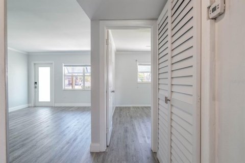 Casa en venta en Tampa, Florida, 3 dormitorios, 99.41 m2 № 1628705 - foto 27