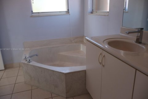 Casa en venta en Homestead, Florida, 3 dormitorios, 191.19 m2 № 1928394 - foto 15