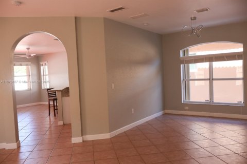 Casa en venta en Homestead, Florida, 3 dormitorios, 191.19 m2 № 1928394 - foto 5