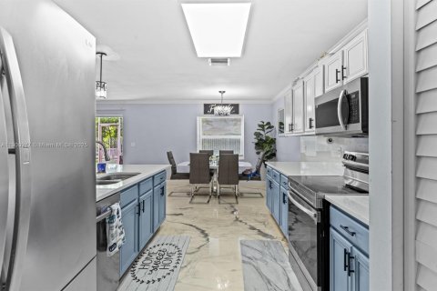 Casa en alquiler en Lake Worth, Florida, 1 dormitorio, 292.18 m2 № 1953645 - foto 4