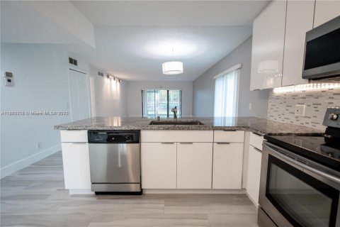 Copropriété à louer à Weston, Floride: 2 chambres, 113.34 m2 № 1941605 - photo 4