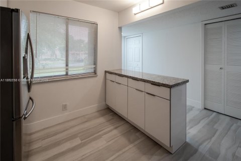 Copropriété à louer à Weston, Floride: 2 chambres, 113.34 m2 № 1941605 - photo 5