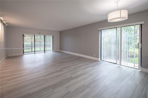 Copropriété à louer à Weston, Floride: 2 chambres, 113.34 m2 № 1941605 - photo 8