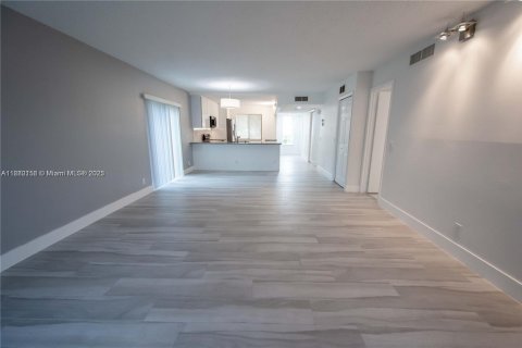 Copropriété à louer à Weston, Floride: 2 chambres, 113.34 m2 № 1941605 - photo 11
