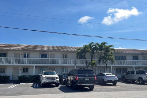 Condo in Pompano Beach, Florida, 2 bedrooms  № 1386069 - photo 25