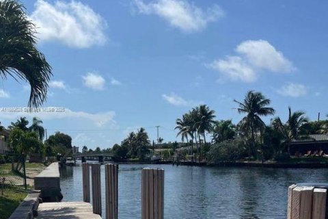 Condo in Pompano Beach, Florida, 2 bedrooms  № 1386069 - photo 13