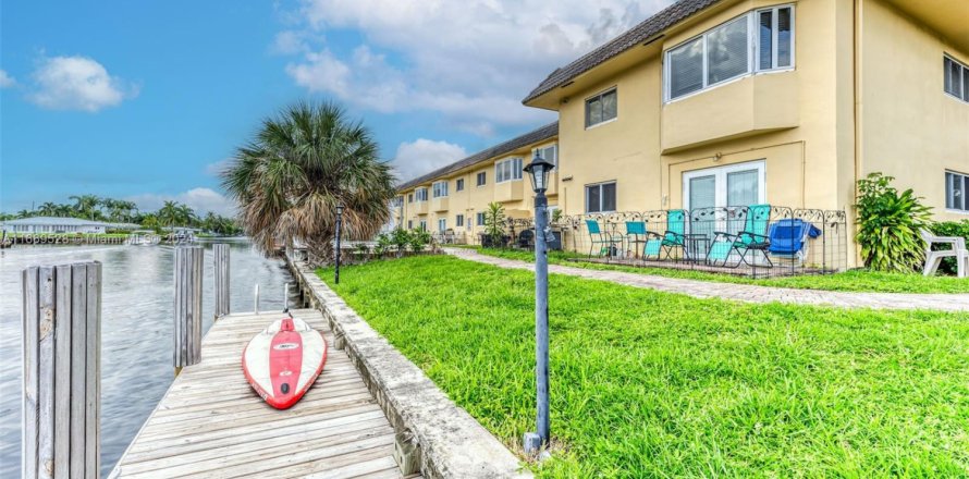 Condo in Pompano Beach, Florida, 2 bedrooms  № 1386069