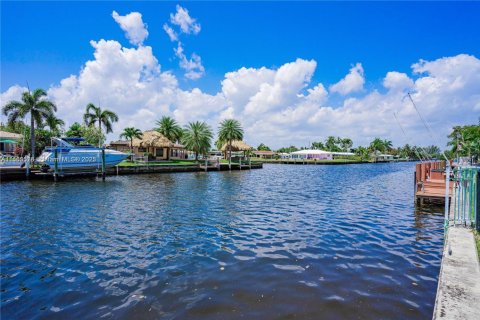 Condo in Pompano Beach, Florida, 2 bedrooms  № 1386069 - photo 3