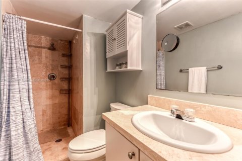 Condo in Pompano Beach, Florida, 2 bedrooms  № 1386069 - photo 18