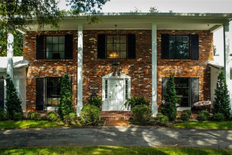 Villa ou maison à louer à Coral Gables, Floride: 4 chambres, 279.82 m2 № 1881516 - photo 2