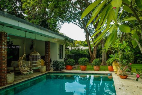 Villa ou maison à louer à Coral Gables, Floride: 4 chambres, 279.82 m2 № 1881516 - photo 16