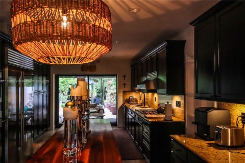 Villa ou maison à louer à Coral Gables, Floride: 4 chambres, 279.82 m2 № 1881516 - photo 9