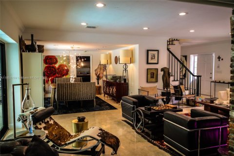 Villa ou maison à louer à Coral Gables, Floride: 4 chambres, 279.82 m2 № 1881516 - photo 6