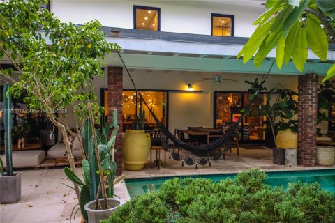 Villa ou maison à louer à Coral Gables, Floride: 4 chambres, 279.82 m2 № 1881516 - photo 19