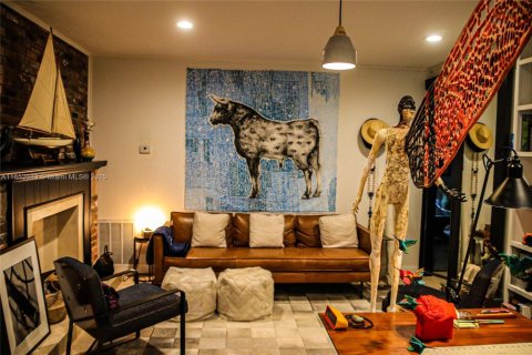 Villa ou maison à louer à Coral Gables, Floride: 4 chambres, 279.82 m2 № 1881516 - photo 5