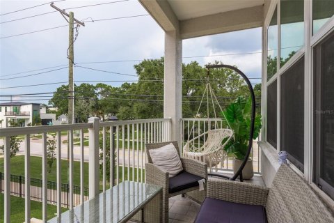 Townhouse in Tampa, Florida 4 bedrooms, 233.84 sq.m. № 1835243 - photo 2