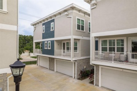 Townhouse in Tampa, Florida 4 bedrooms, 233.84 sq.m. № 1835243 - photo 9