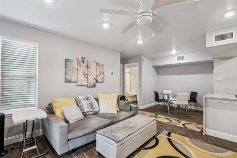 Condominio en venta en Casselberry, Florida, 1 dormitorio, 59.92 m2 № 1902062 - foto 7