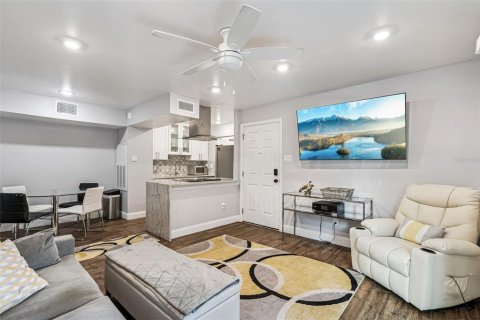 Condominio en venta en Casselberry, Florida, 1 dormitorio, 59.92 m2 № 1902062 - foto 6