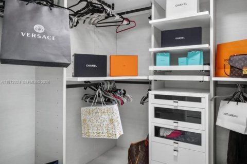 Condo in Sunny Isles Beach, Florida, 3 bedrooms  № 2036234 - photo 18