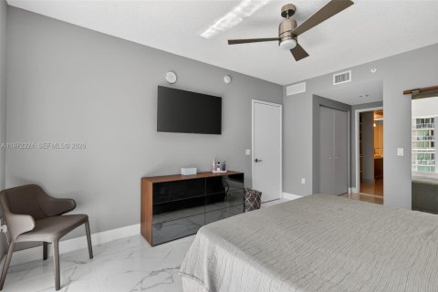 Condo in Sunny Isles Beach, Florida, 3 bedrooms  № 2036234 - photo 15