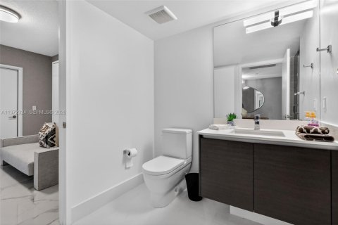 Condo in Sunny Isles Beach, Florida, 3 bedrooms  № 2036234 - photo 30