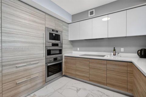 Condo in Sunny Isles Beach, Florida, 3 bedrooms  № 2036234 - photo 7