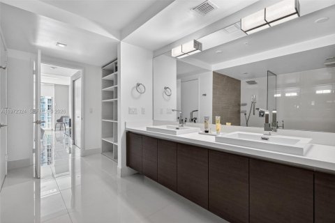 Condo in Sunny Isles Beach, Florida, 3 bedrooms  № 2036234 - photo 22