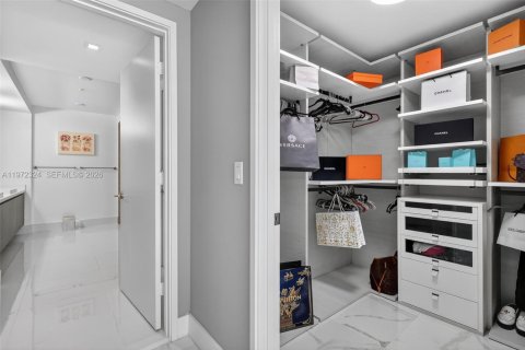 Condo in Sunny Isles Beach, Florida, 3 bedrooms  № 2036234 - photo 16