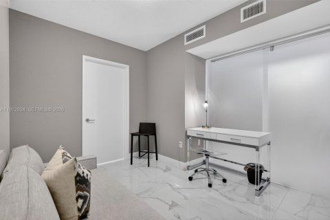 Condo in Sunny Isles Beach, Florida, 3 bedrooms  № 2036234 - photo 27