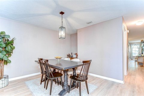 Townhouse in Riverview, Florida 2 bedrooms, 142.33 sq.m. № 1653987 - photo 9