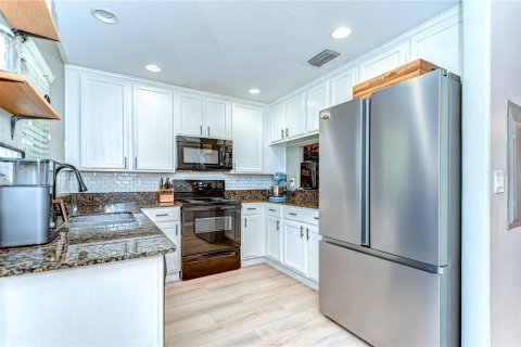 Townhouse in Riverview, Florida 2 bedrooms, 142.33 sq.m. № 1653987 - photo 12