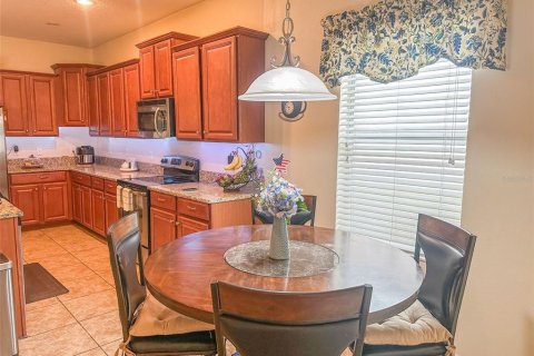 Villa ou maison à vendre à Apopka, Floride: 4 chambres, 220.09 m2 № 1732483 - photo 8