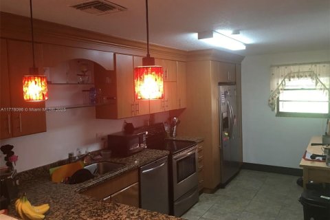 Adosado en venta en Doral, Florida, 2 dormitorios, 148.64 m2 № 1864159 - foto 4